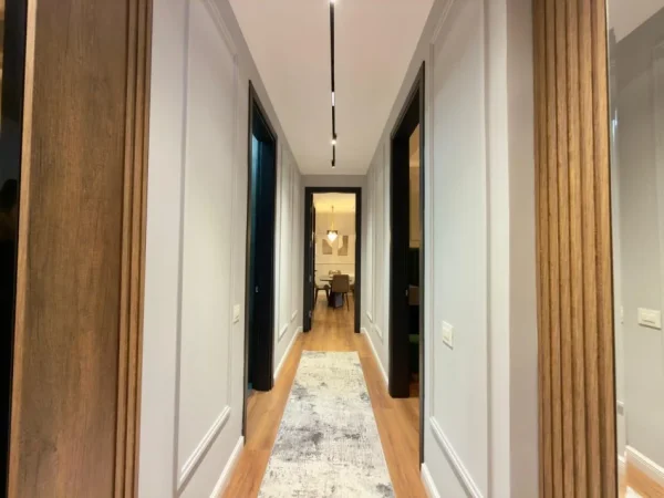 Tirane, jepet me qera apartament 2+1+Ballkon Kati 3, 122 m² 1.300 € (TEG)