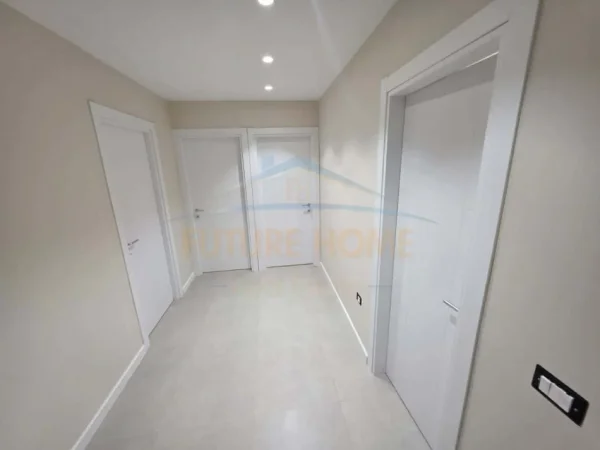 Tirane, shitet apartament 2+1+Aneks+Ballkon Kati 1, 72 m² 165.000 € (Oxhaku)