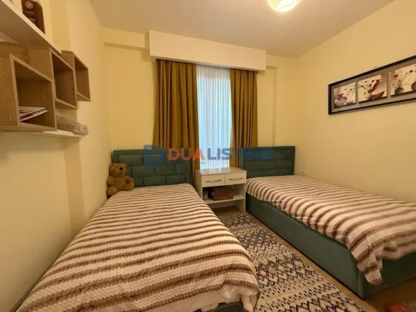 Tirane, jepet me qera apartament 2+1 , 102 m² 800 € (Ferit Xhajko)