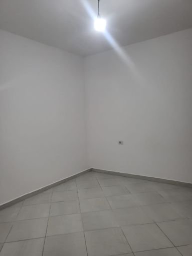 Tirane, jepet me qera zyre Kati 2, 95 m² 550 € (rruga don bosko)