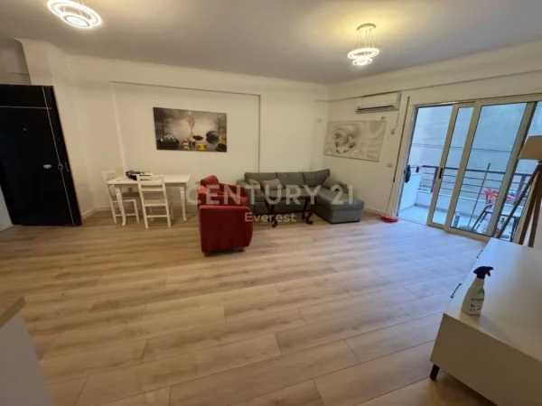Tirane, shitet apartament 2+1 Kati 1, 87 m² 180.000 € (Don Bosko)