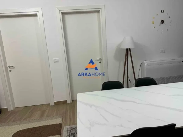 Tirane, jepet me qera apartament 2+1+Ballkon Kati 7, 83 m² 416 € 