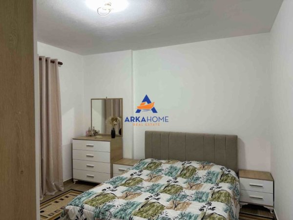 Tirane, jepet me qera apartament 2+1+Ballkon Kati 7, 83 m² 416 € 