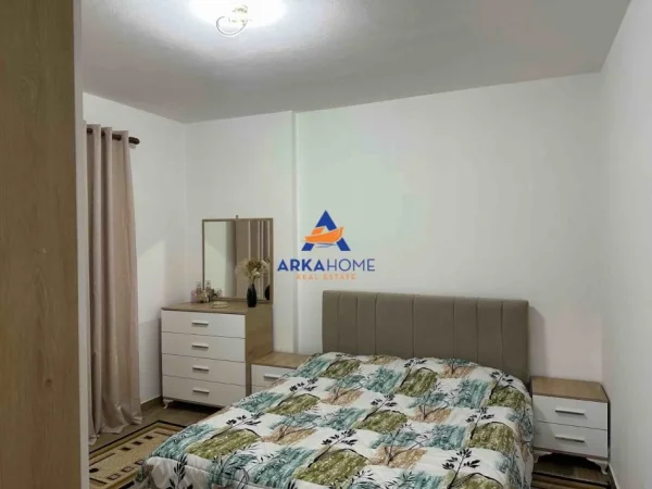 Tirane, jepet me qera apartament 2+1+Ballkon Kati 7, 83 m² 416 € 
