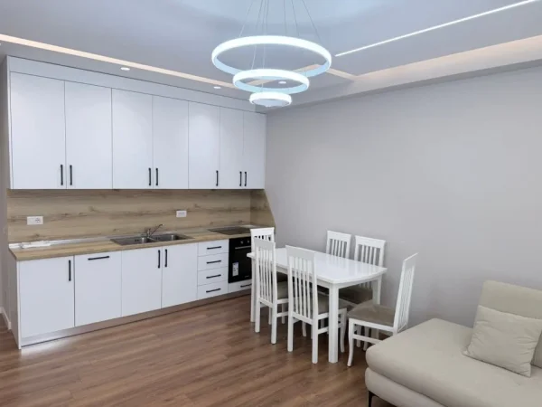 Tirane, shitet apartament 2+1 , 91 m² 340.000 € 