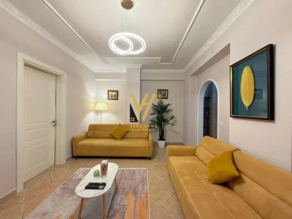 Tirane, jepet me qera apartament 2+1+Ballkon Kati 1, 85 m² 650 € (RRUGA E ELBASANIT)