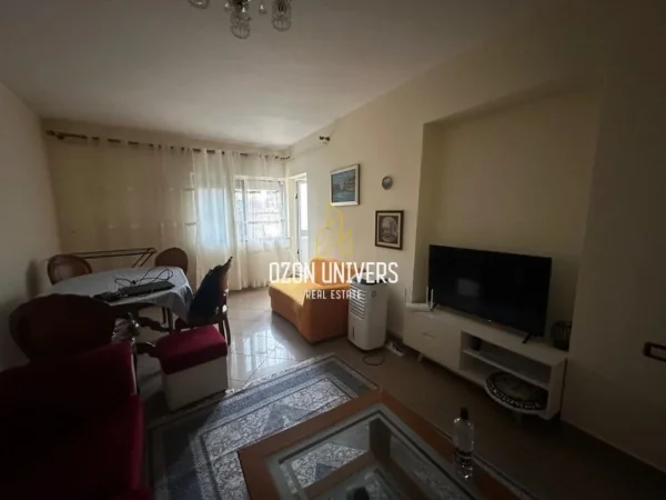 Tirane, jepet me qera apartament 1+1+Ballkon Kati 5, 60 m² 550 € (Myslym Shyr)