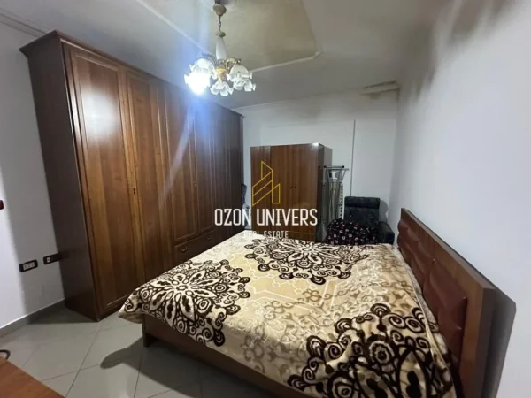 Tirane, jepet me qera apartament 1+1+Ballkon Kati 5, 60 m² 550 € (Myslym Shyr)