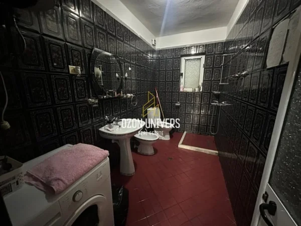 Tirane, jepet me qera apartament 1+1+Ballkon Kati 5, 60 m² 550 € (Myslym Shyr)