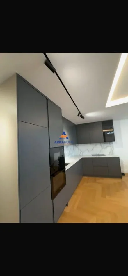 Tirane, shitet apartament 2+1+Ballkon Kati 6, 116 m² 650.000 € 