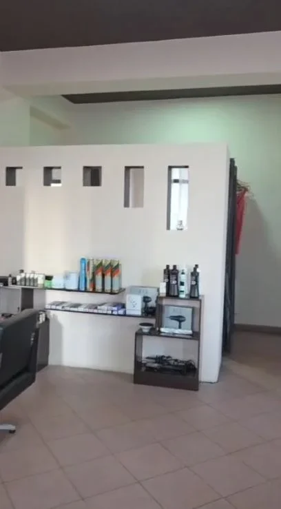 JEPET ME QIRA AMBIENT BIZNESI TEK RRUGA E ELBASANIT ,  600 €URO