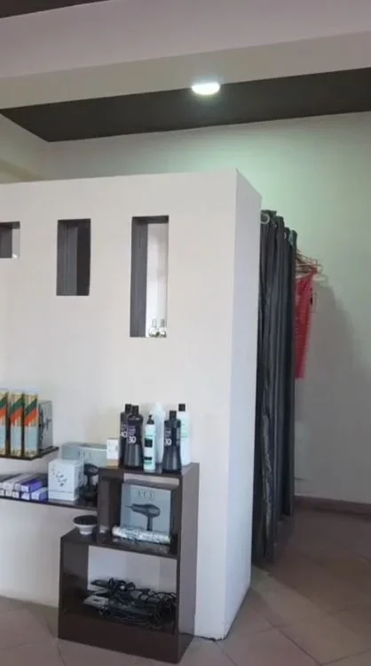 JEPET ME QIRA AMBIENT BIZNESI TEK RRUGA E ELBASANIT ,  600 €URO