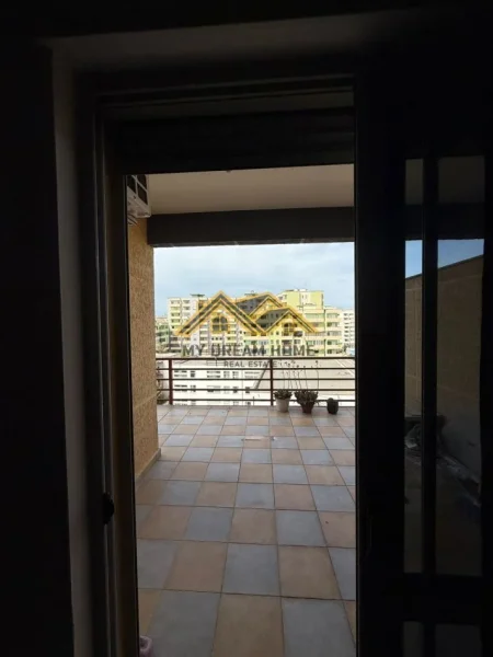 Durres, shitet apartament 2+1 , 150 m² 165.000 € (plazh hekurudha)