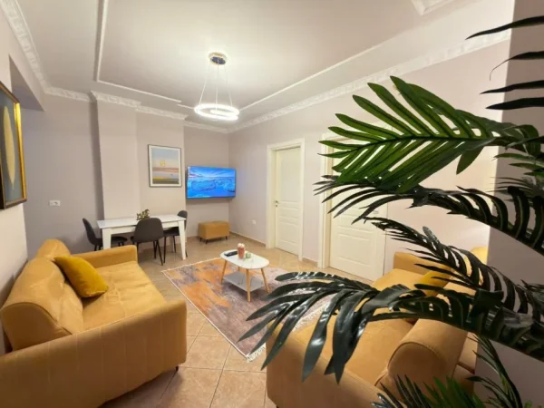 JEPET ME QIRA SUPER APARTAMENT 2+1 TEK RRUGA E ELBASANIT   , 600 €URO