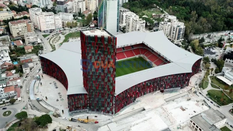 Tirane, jepet me qera ambjent biznesi , 850 m² (Air Albania Stadium)