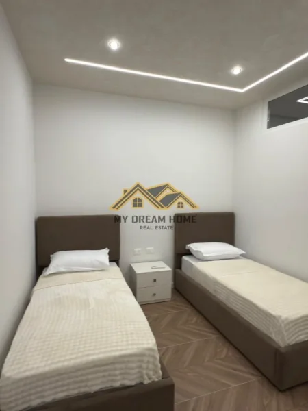 Durres, shitet apartament 2+1 , 131 m² 260.000 € (vollga)