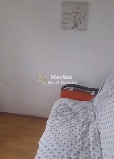 Tirane, jepet me qera apartament 1+1 Kati 3, 50 m² 300 € (Laprake)