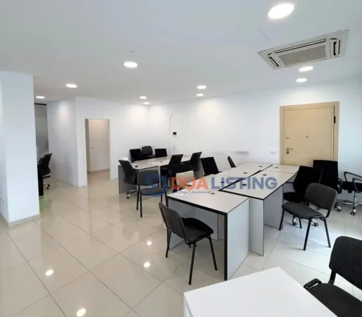 Tirane, jepet me qera zyre , 187 m² 2.500 € (Rruga e Kavajes)