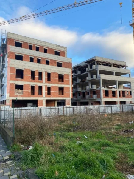 Tirane, shes apartament 2+1 Kati 1, 101 m² 88.000 € (Kamez)