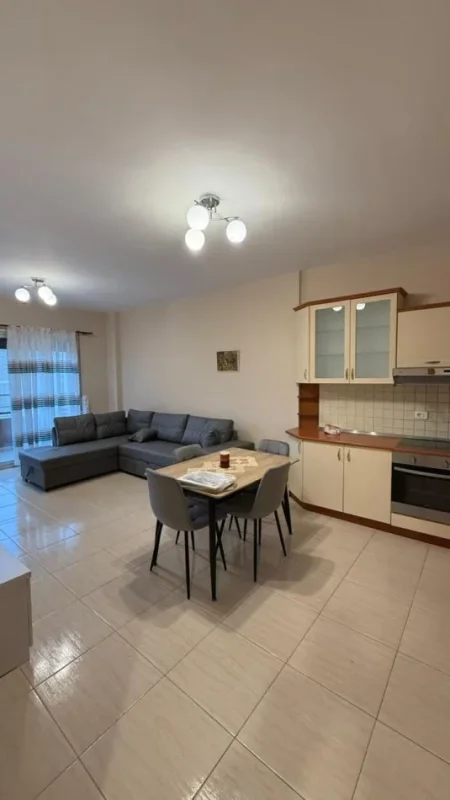 Tirane, jepet me qera apartament 1+1 Kati 5, 80 m² 700 € (Rruga e Elbasanit)