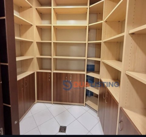 Tirane, jepet me qera zyre , 180 m² 2.500 € (Rruga e Kavajes)