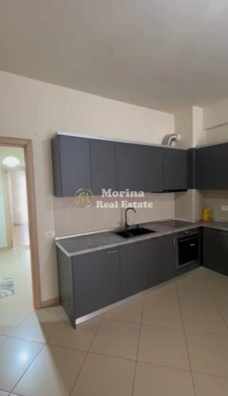Tirane, jepet me qera apartament 2+1 Kati 4, 96 m² 550 € (Yzberisht)