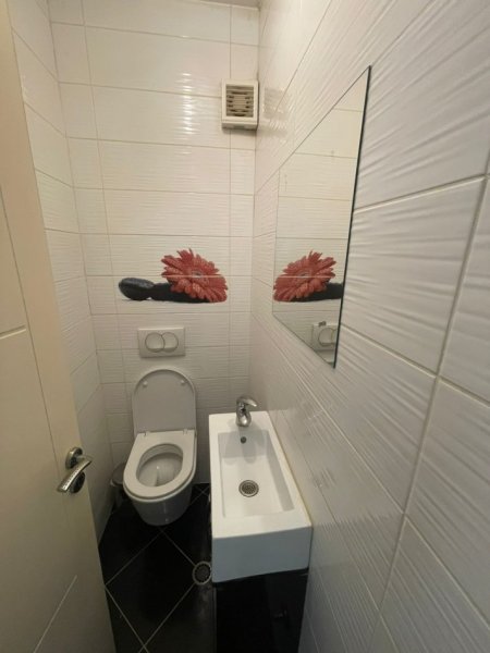 Tirane, jepet me qera apartament 3+1 Kati 1, 120 m² 650 € (Don Bosko)