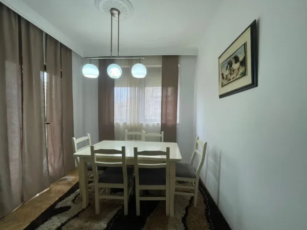 Tirane, jepet me qera apartament 3+1 Kati 1, 120 m² 650 € (Don Bosko)