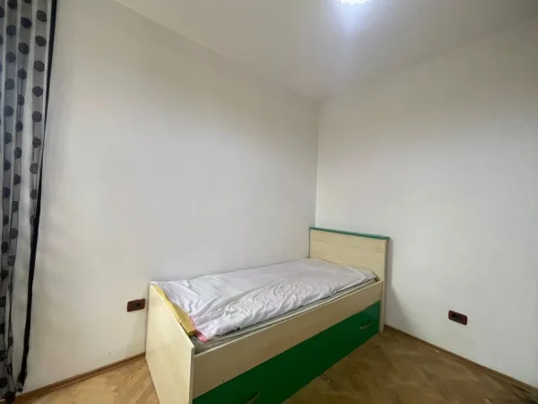 Tirane, jepet me qera apartament 3+1 Kati 1, 120 m² 650 € (Don Bosko)