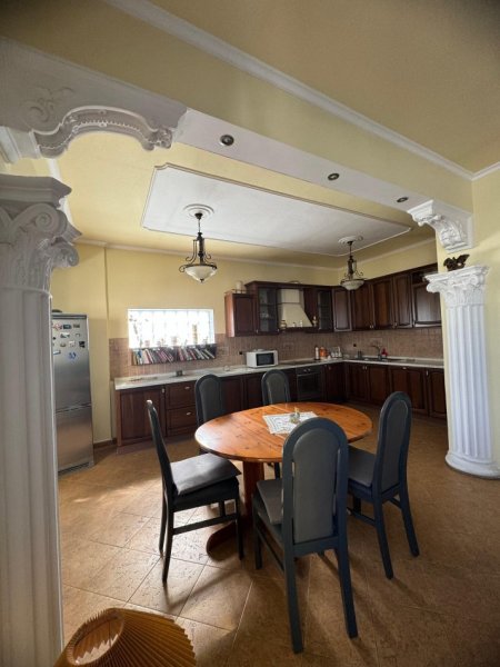 Tirane, jepet me qera apartament 2+1+Ballkon Kati 2, 250 € (Selitë të Vogël)