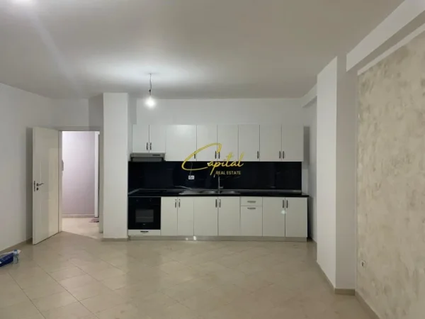 Tirane, jepet me qera zyre Kati 2, 500 m² 500 € (5 MAJI)