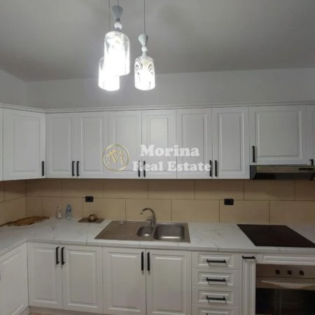 Tirane, jepet me qera shtepi 3+1+Ballkon Kati 2, 150 m² 700 € (Rruga e Dibres)