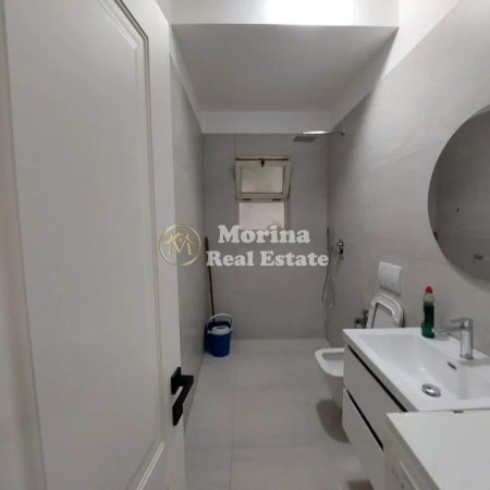 Tirane, jepet me qera shtepi 3+1+Ballkon Kati 2, 150 m² 700 € (Rruga e Dibres)