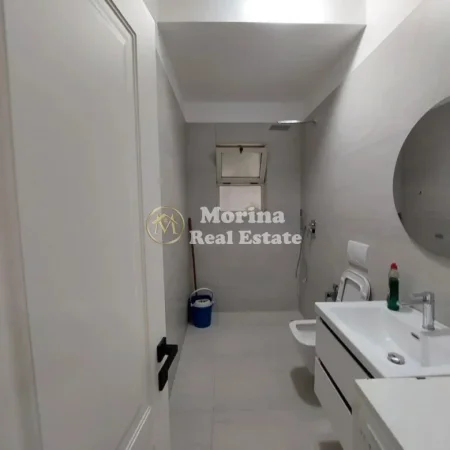 Tirane, jepet me qera shtepi 3+1+Ballkon Kati 2, 150 m² 700 € (Rruga e Dibres)