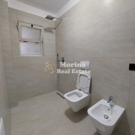 Tirane, jepet me qera shtepi 3+1+Ballkon Kati 2, 150 m² 700 € (Rruga e Dibres)