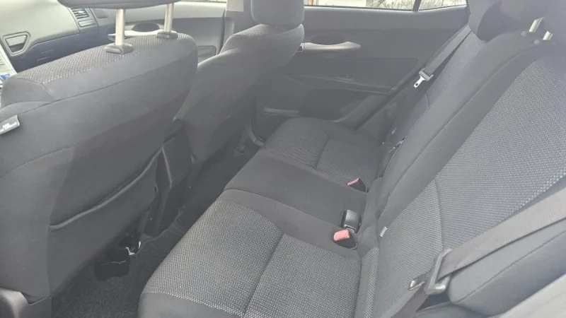 shes Toyota auris 1.8 hybrid 2011 Benzin, e bardhë automatik Klima 241.000 km 6.700 €