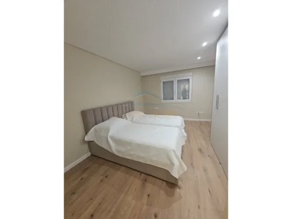 Durres, jepet me qera apartament 2+1 Kati 4, 83 m² 400 € 