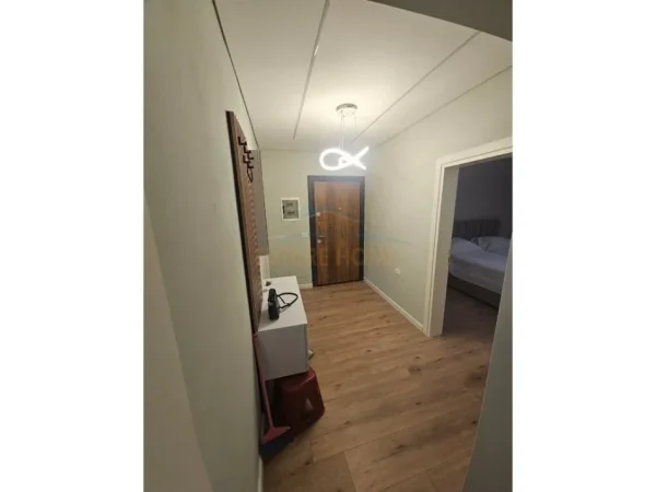 Durres, jepet me qera apartament 2+1 Kati 4, 83 m² 400 € 