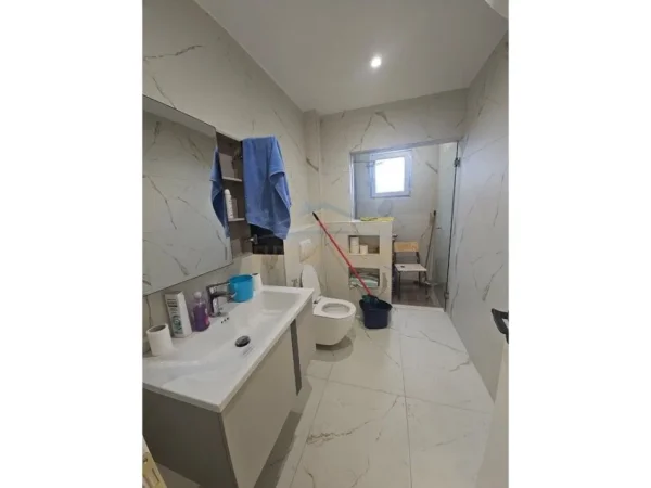 Durres, jepet me qera apartament 2+1 Kati 4, 83 m² 400 € 