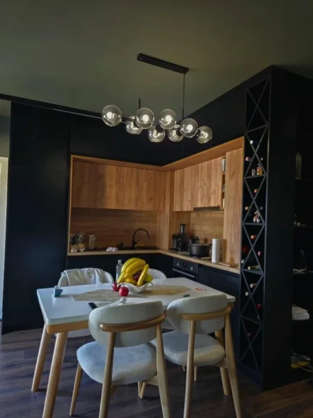 Tirane, shitet apartament 2+1+Ballkon Kati 5, 232 m² (Rruga Petro Nini Luarasi)