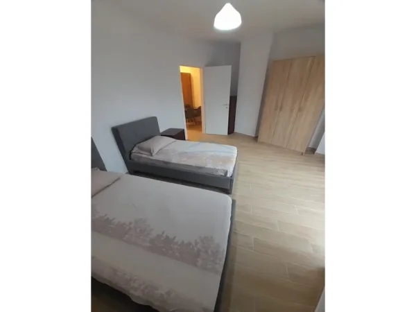 Tirane, jepet me qera apartament 2+1 Kati 7, 82 m² 580 € (Post Parkimi Don Bosko).