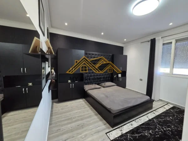 Durres, shitet shtepi 1+1 Kati 1, 65 m² 200.000 € (shkallnur)