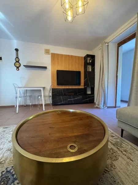 Tirane, jepet me qera apartament 2+1+Ballkon Kati 2, 85 m² 600 €