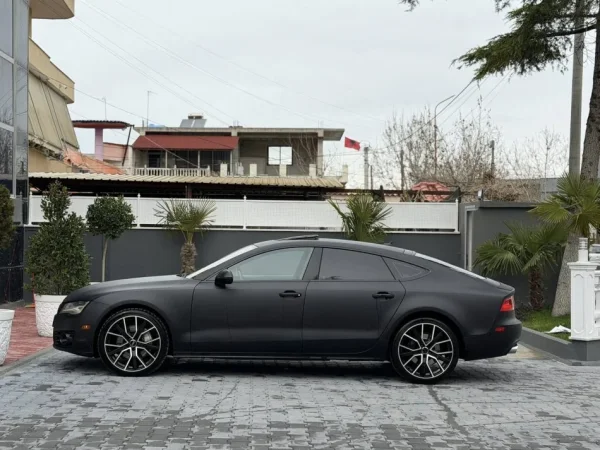 Fier, shes makine AUDI A7-3.0 Benzin + Gaz-2012-QUATRO-FULL OPTIONS Benzin+Gaz, e zeze automatik Klima 295.000 km 9.900 €