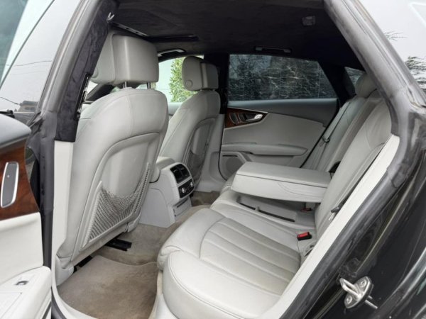 Fier, shes makine AUDI A7-3.0 Benzin + Gaz-2012-QUATRO-FULL OPTIONS Benzin+Gaz, e zeze automatik Klima 295.000 km 9.900 €