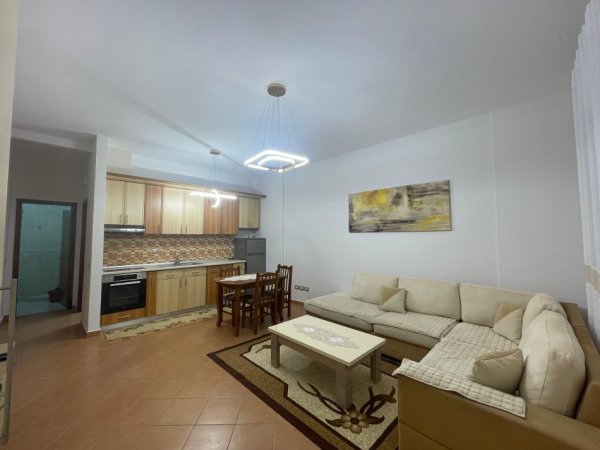 Tirane, jepet me qera apartament 1+1+Ballkon Kati 1, 60 m² 470 € (Inxhinieria Ndertimit)