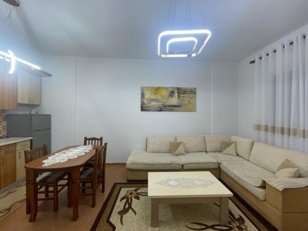 Tirane, jepet me qera apartament 1+1+Ballkon Kati 1, 60 m² 470 € (Inxhinieria Ndertimit)