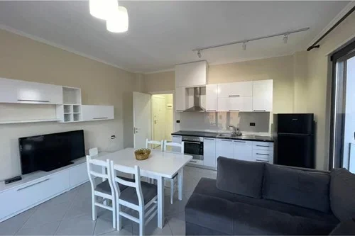 Tirane, jepet me qera apartament 1+1+Ballkon Kati 7, 60 m² 500 € (Universiteti Mjekesise)