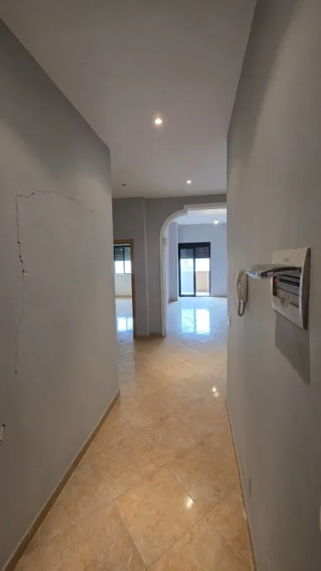 Lushnje, shitet apartament 1+1+Ballkon Kati 1, 85 m² 76.000 € 