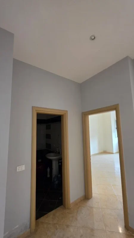 Lushnje, shitet apartament 1+1+Ballkon Kati 1, 85 m² 76.000 € 